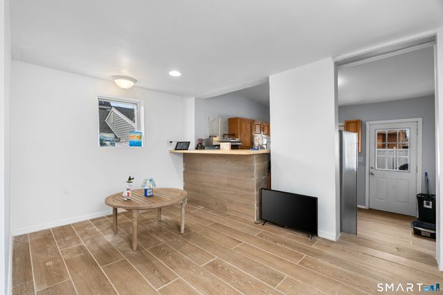 15 California Street, West Haven, CT 06516