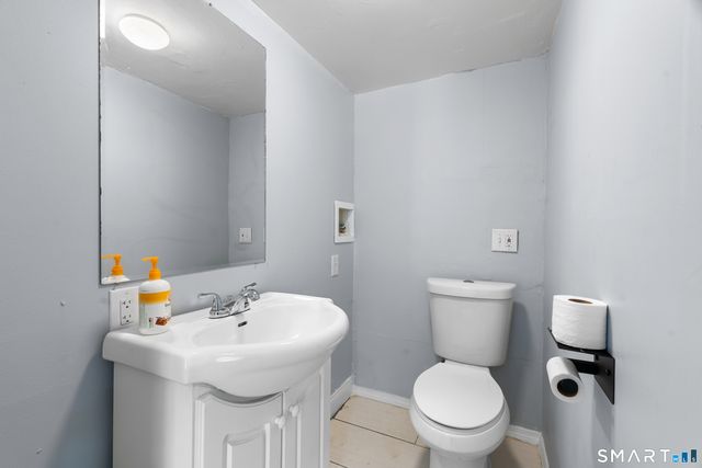 15 California Street, West Haven, CT 06516