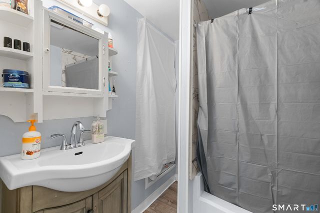 15 California Street, West Haven, CT 06516