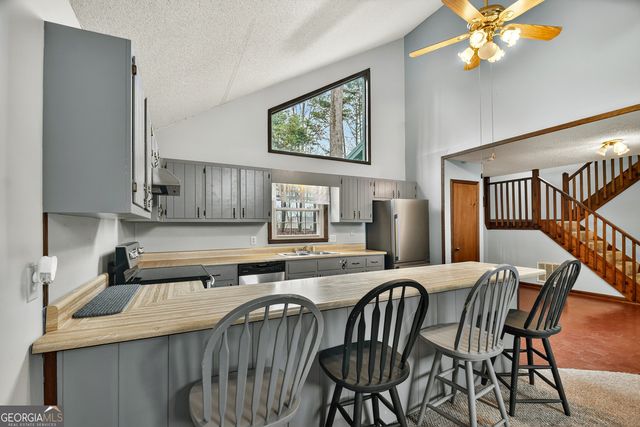 95 N Crestview Drive, Ellijay, GA 30540