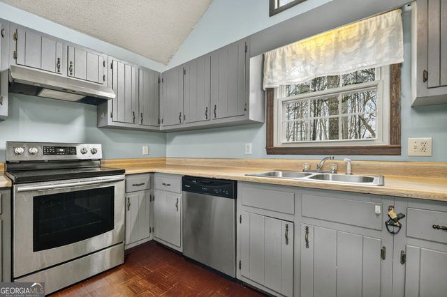 95 N Crestview Drive, Ellijay, GA 30540