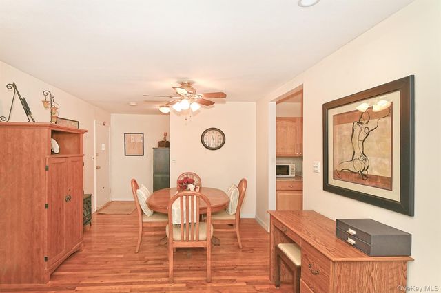 10 Ivy Street 10A, Farmingdale, NY 11735