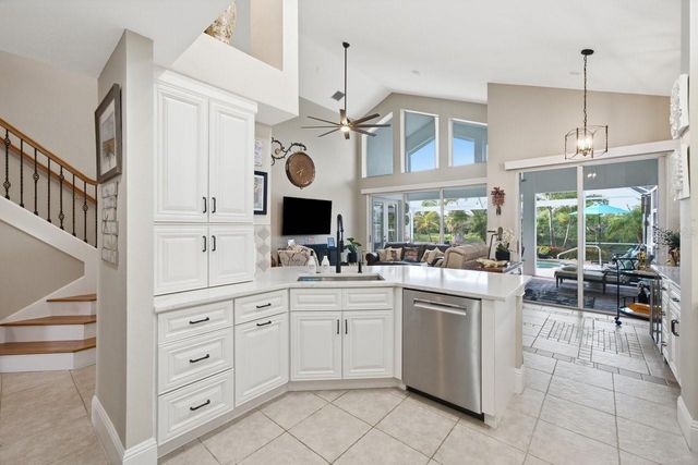 1110 3RD STREET E, Palmetto, FL 34221