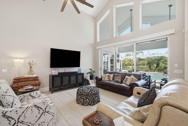 1110 3RD STREET E, Palmetto, FL 34221