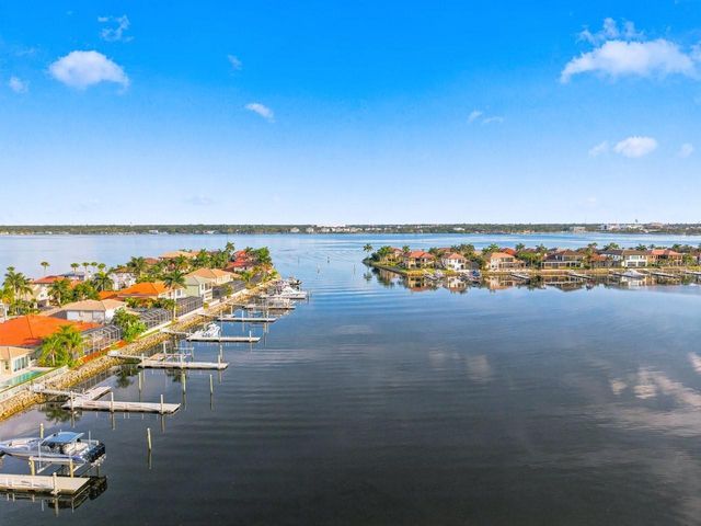 1110 3RD STREET E, Palmetto, FL 34221