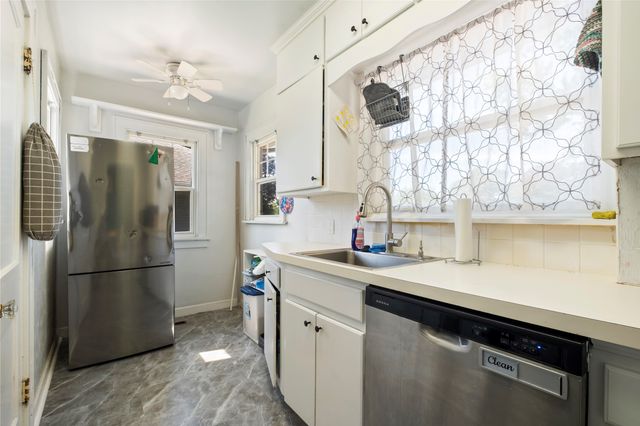 719 W 7th Street S, Newton, IA 50208