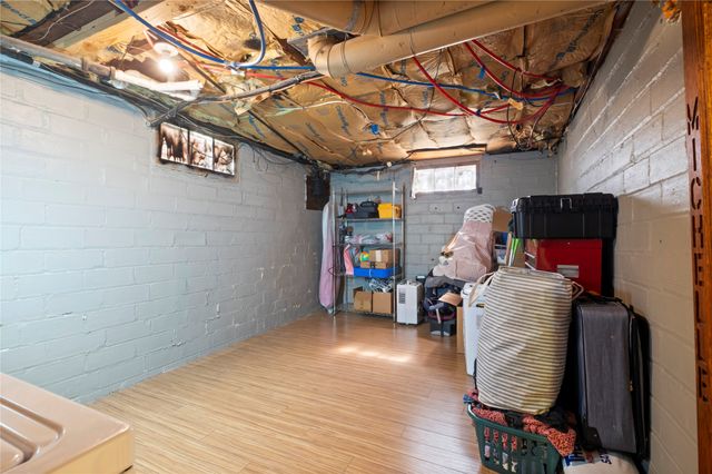 719 W 7th Street S, Newton, IA 50208