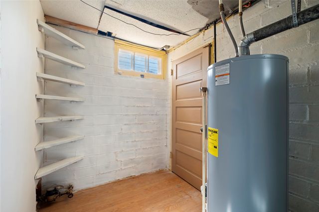 719 W 7th Street S, Newton, IA 50208