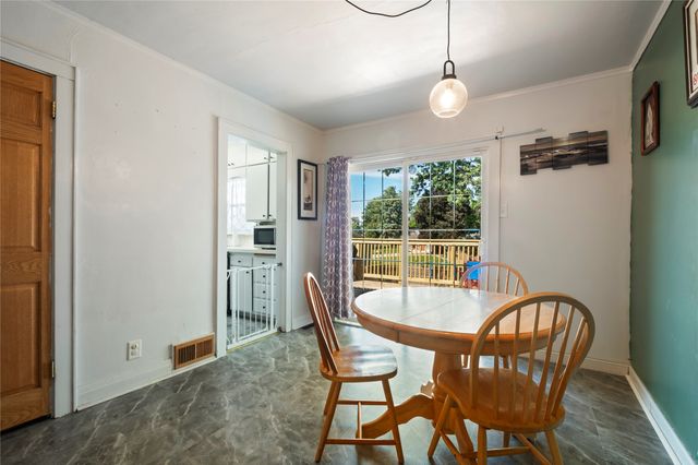 719 W 7th Street S, Newton, IA 50208