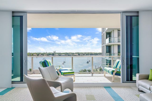 1 Water Club Way 704, North Palm Beach, FL 33408