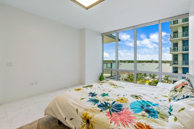 1 Water Club Way 704, North Palm Beach, FL 33408
