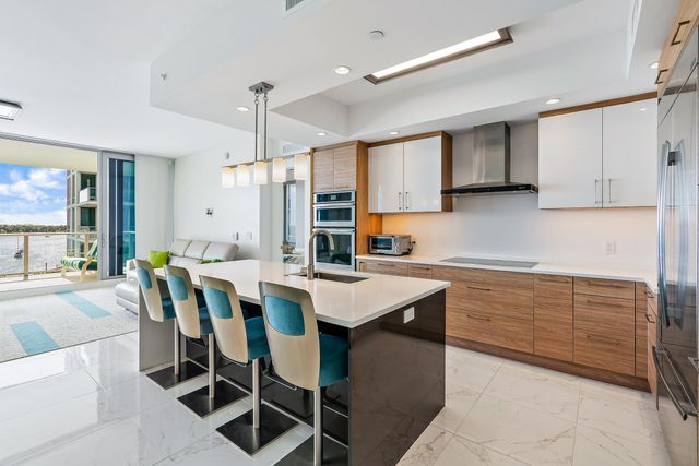 1 Water Club Way 704, North Palm Beach, FL 33408