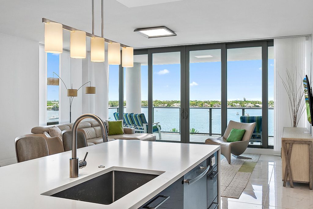 1 Water Club Way 704, North Palm Beach, FL 33408