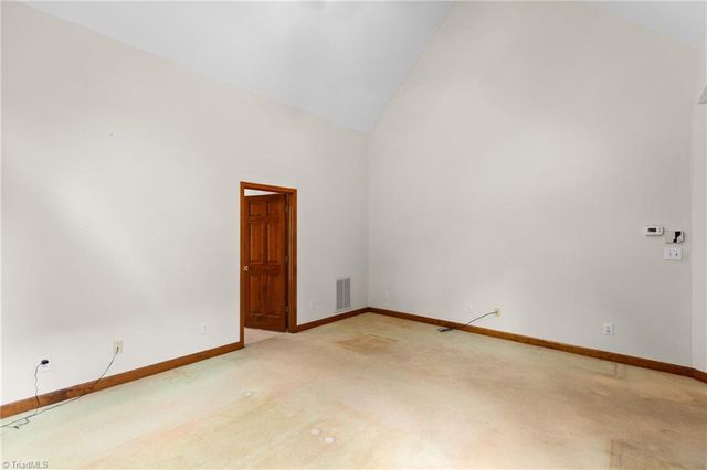 212 Knollcrest Drive, Pinnacle, NC 27043