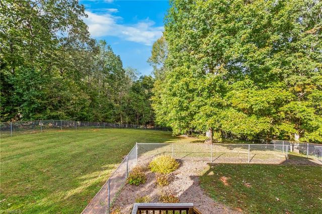 212 Knollcrest Drive, Pinnacle, NC 27043
