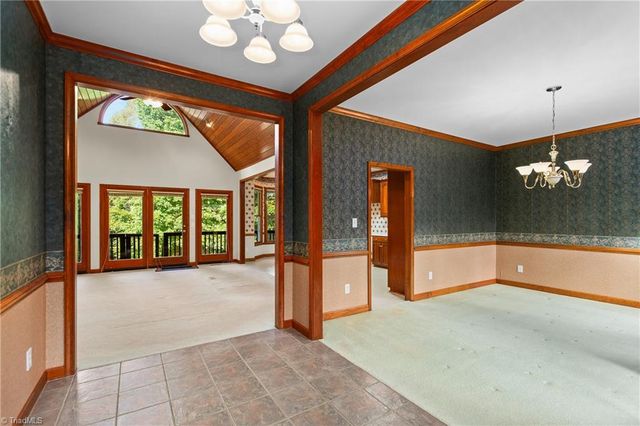 212 Knollcrest Drive, Pinnacle, NC 27043