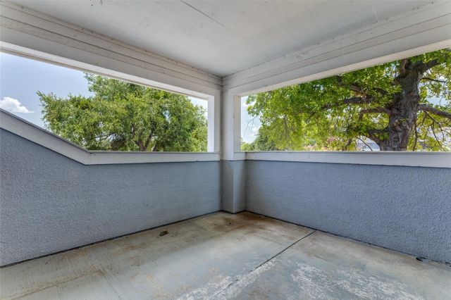 606 Ridgeline Drive, Hurst, TX 76053