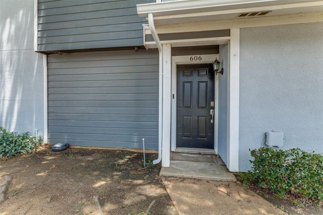 606 Ridgeline Drive, Hurst, TX 76053
