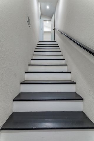 606 Ridgeline Drive, Hurst, TX 76053