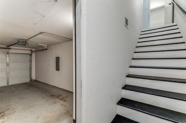 606 Ridgeline Drive, Hurst, TX 76053