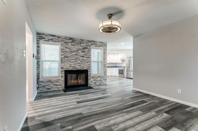 606 Ridgeline Drive, Hurst, TX 76053