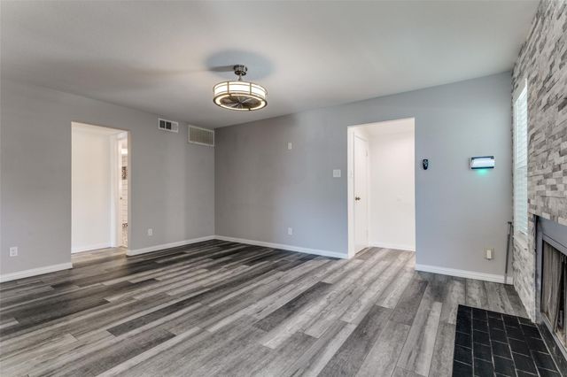 606 Ridgeline Drive, Hurst, TX 76053