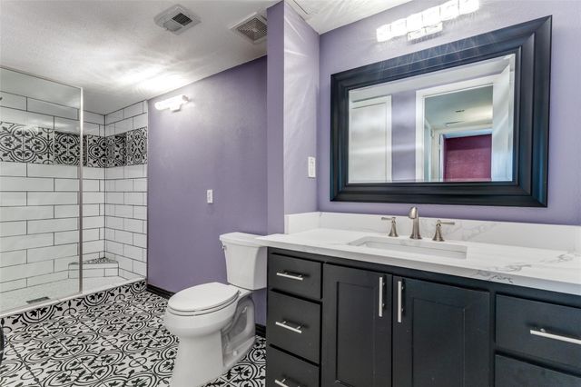 606 Ridgeline Drive, Hurst, TX 76053