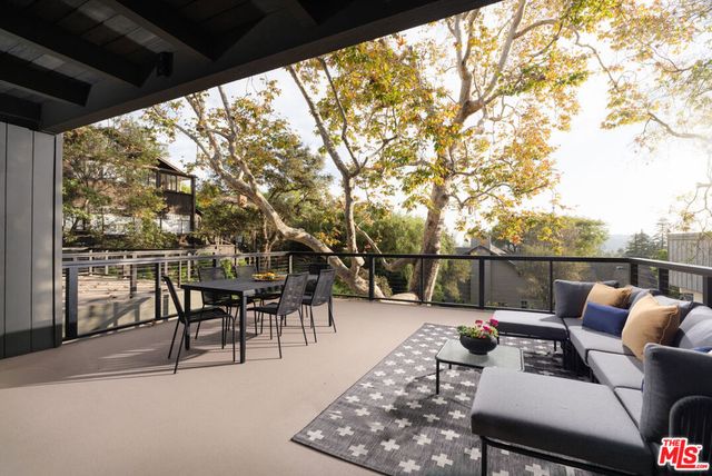 518 E Islay Street, Santa Barbara, CA 93101