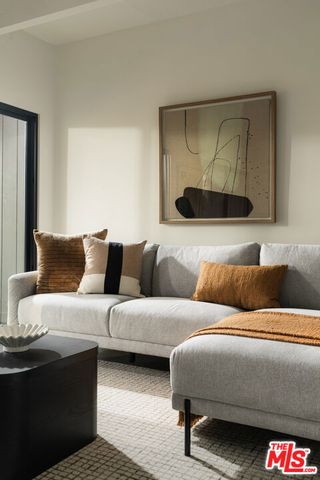 518 E Islay Street, Santa Barbara, CA 93101