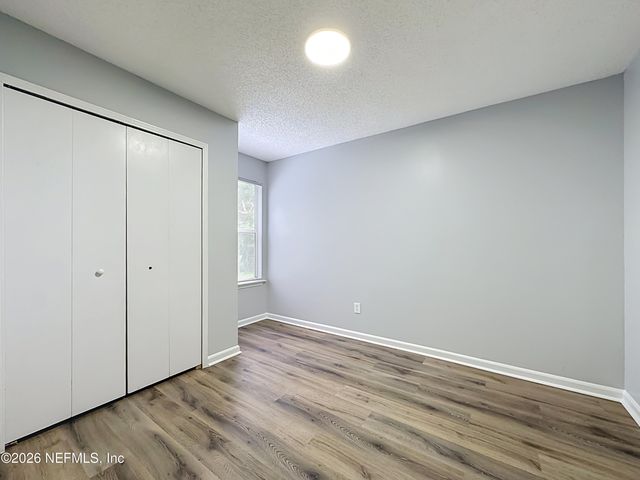 10721 MEADOWLEA Drive, Jacksonville, FL 32218