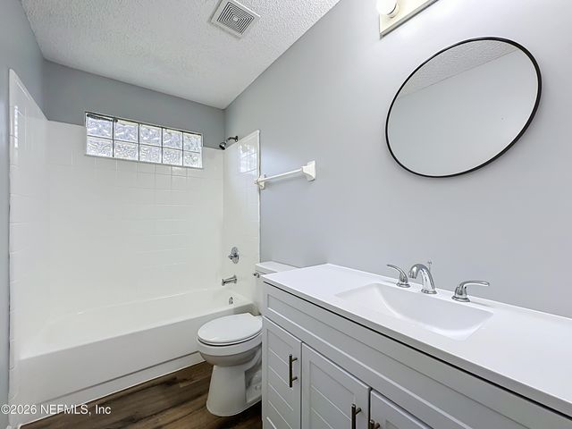 10721 MEADOWLEA Drive, Jacksonville, FL 32218