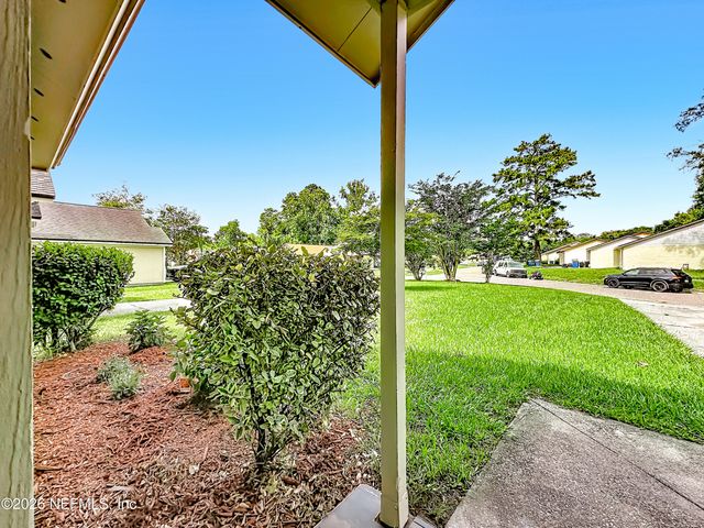 10721 MEADOWLEA Drive, Jacksonville, FL 32218