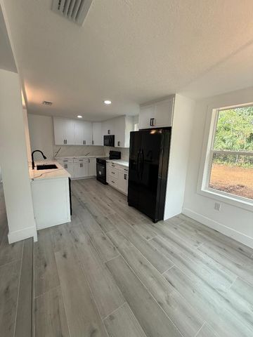 3301 W NEW ORLEANS AVENUE, Tampa, FL 33614