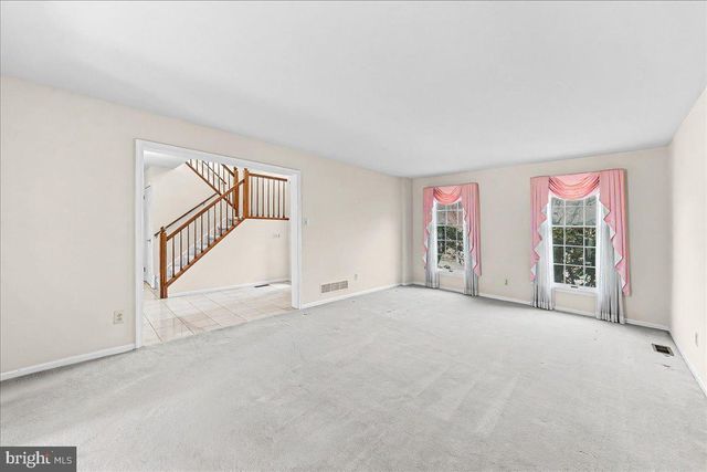 100 TROWBRIDGE LN, Downingtown, PA 19335