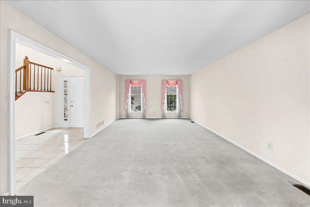 100 TROWBRIDGE LN, Downingtown, PA 19335