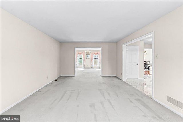 100 TROWBRIDGE LN, Downingtown, PA 19335