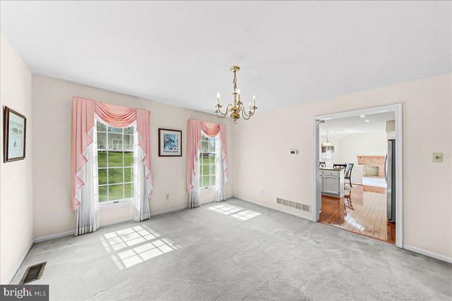 100 TROWBRIDGE LN, Downingtown, PA 19335