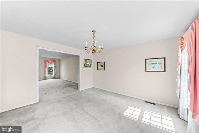 100 TROWBRIDGE LN, Downingtown, PA 19335