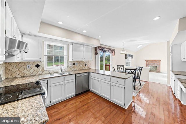 100 TROWBRIDGE LN, Downingtown, PA 19335