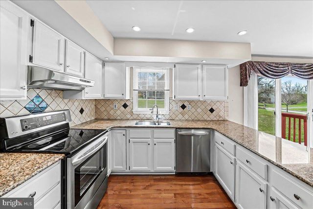 100 TROWBRIDGE LN, Downingtown, PA 19335