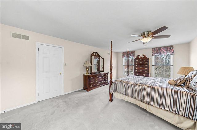 100 TROWBRIDGE LN, Downingtown, PA 19335