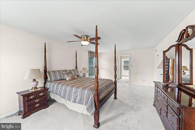 100 TROWBRIDGE LN, Downingtown, PA 19335