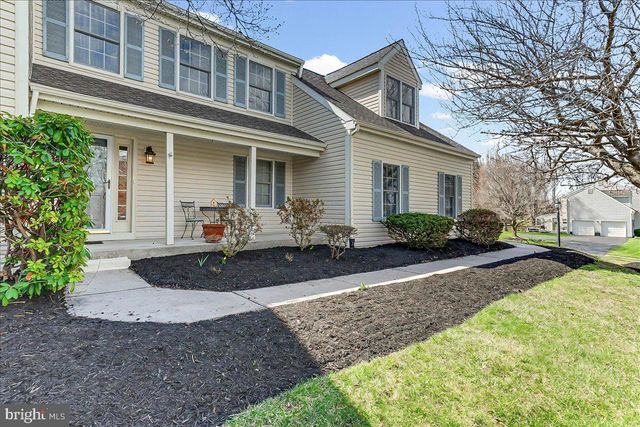100 TROWBRIDGE LN, Downingtown, PA 19335