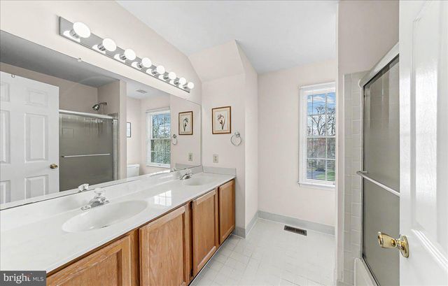 100 TROWBRIDGE LN, Downingtown, PA 19335