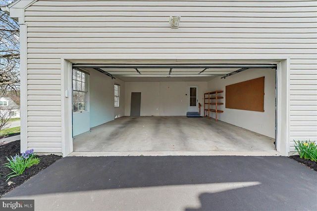 100 TROWBRIDGE LN, Downingtown, PA 19335