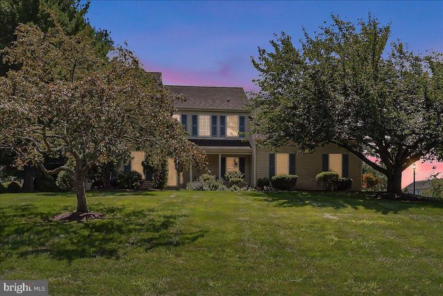 100 TROWBRIDGE LN, Downingtown, PA 19335