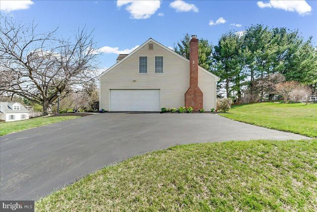 100 TROWBRIDGE LN, Downingtown, PA 19335