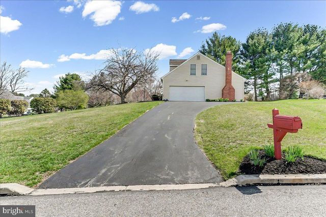 100 TROWBRIDGE LN, Downingtown, PA 19335