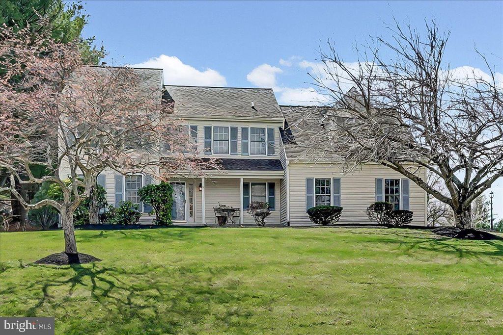 100 TROWBRIDGE LN, Downingtown, PA 19335