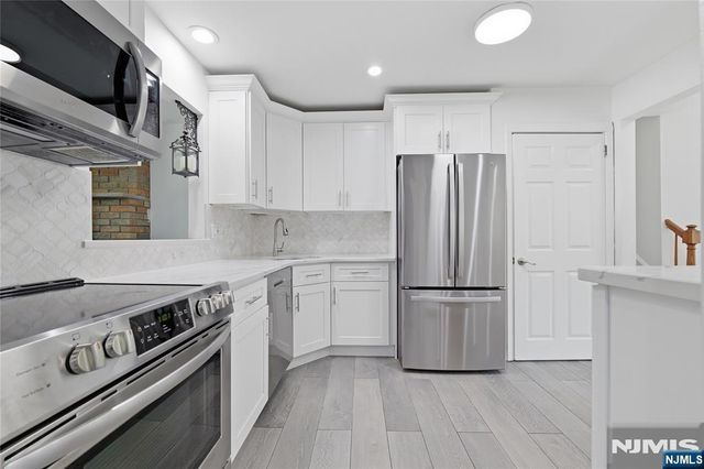 251 W Midland Avenue, Paramus, NJ 07652